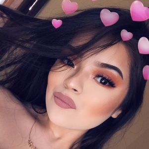 Meet your Posher, Estephanie